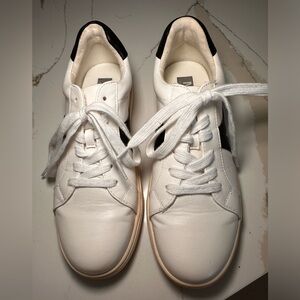 Mia Black & White Sneaker